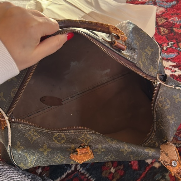 Louis Vuitton Damaged Authetic Flawed Flaws LV Luxury Monogram Speedy Vintage - Picture 10 of 10